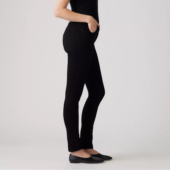 Levi’s Black Skinny Jeans - Picture 3 of 5